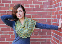 Load image into Gallery viewer, Laramidia Cowl Pattern