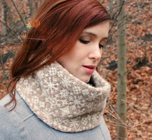 Load image into Gallery viewer, Xanadu Snowflake Cowl Pattern
