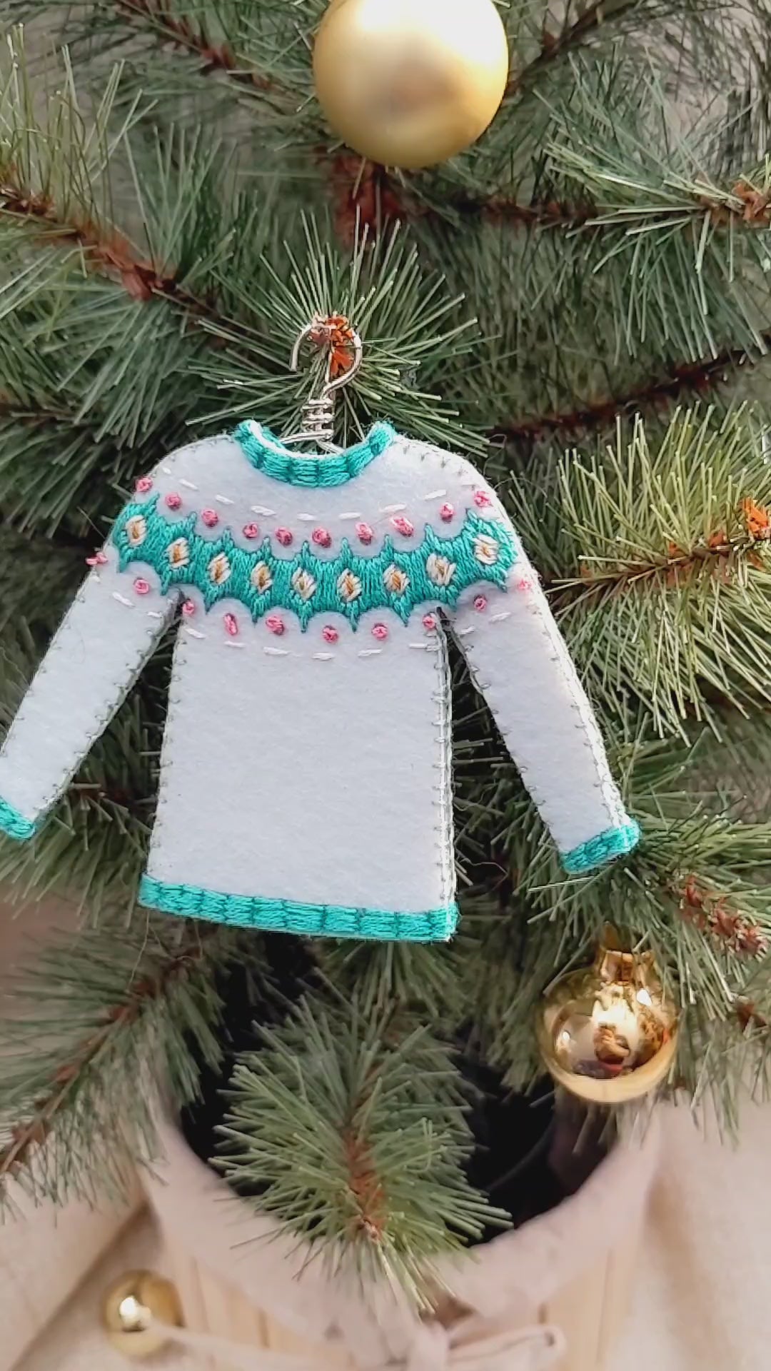 Holiday Mini Ornaments and Banner Knit Kit – One Big Happy